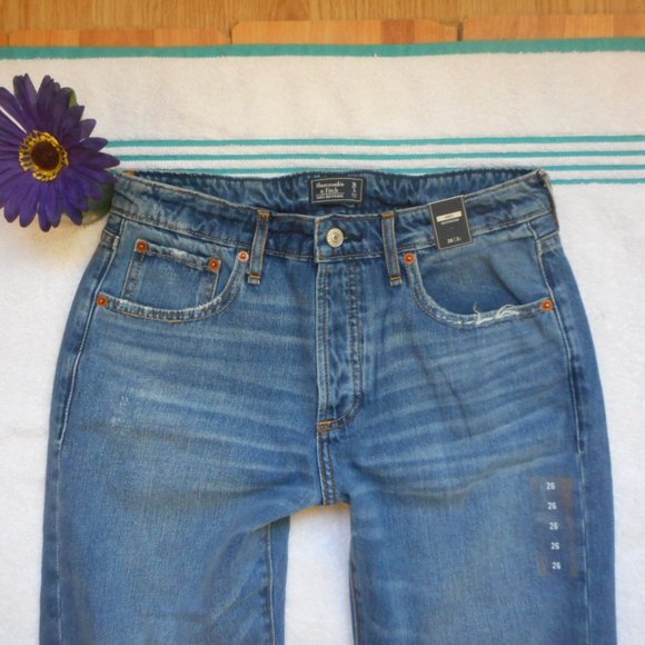 New Abercrombie & Fitch Jeans Size 26/2 Cuffed Ames Boyfriend Denim - Picture 3 of 10
